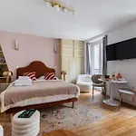 Grand Studio Refait A Neuf Paris 16 - 4P